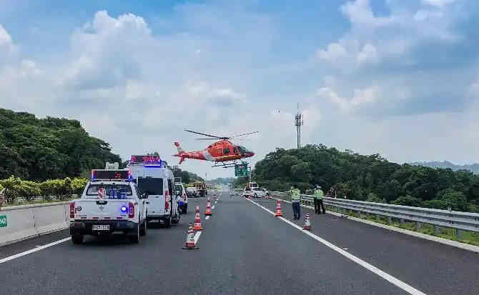 洛浦高速公路汽车救援案例