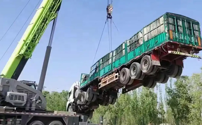 洛浦道路脱困救援案例
